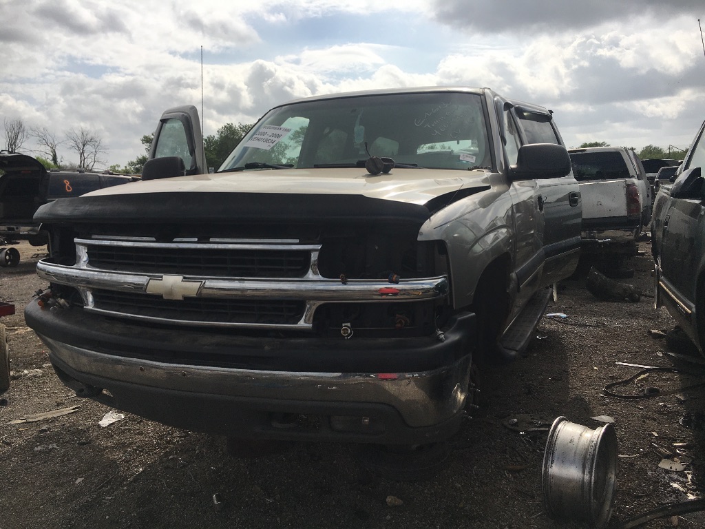 CHEVROLET | SUBURBAN | 2001 | SAN ANTONIO - Wrench A Part